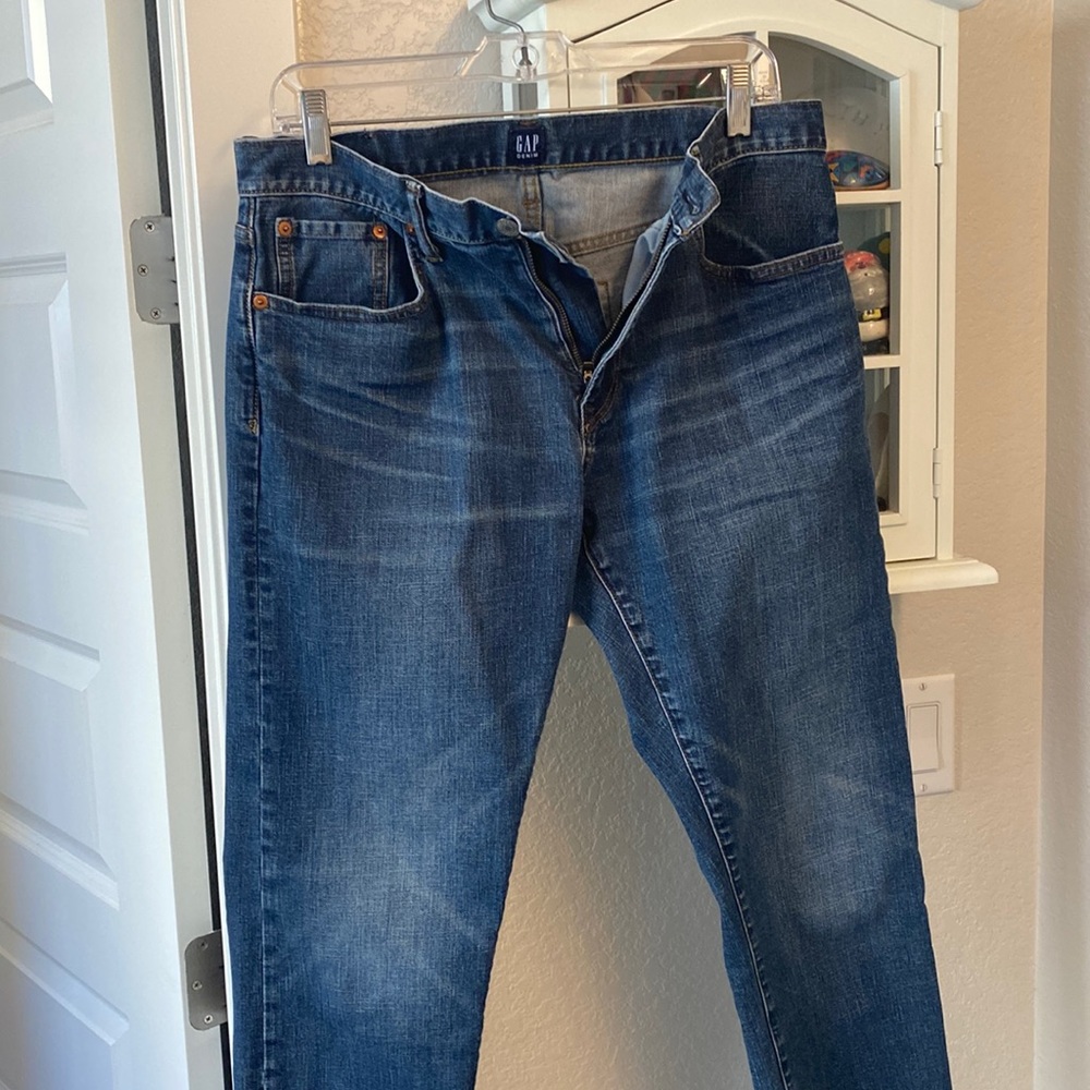 Mens Gap Athletic fit jeans 30x32 medium wash